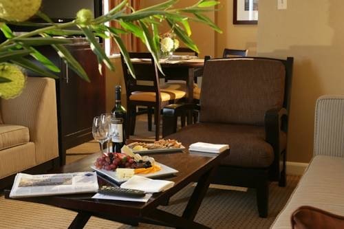 Фото The River Inn