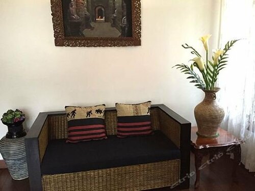 Гостиница Classique Inn в Янгоне