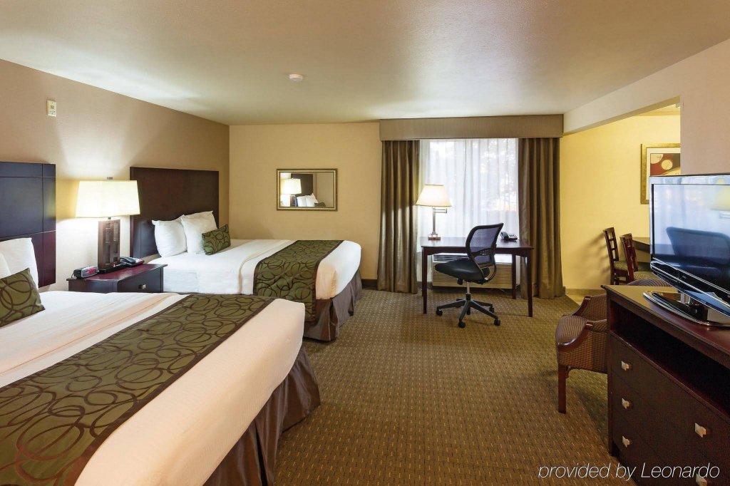 Фото La Quinta Inn & Suites by Wyndham Portland Nw