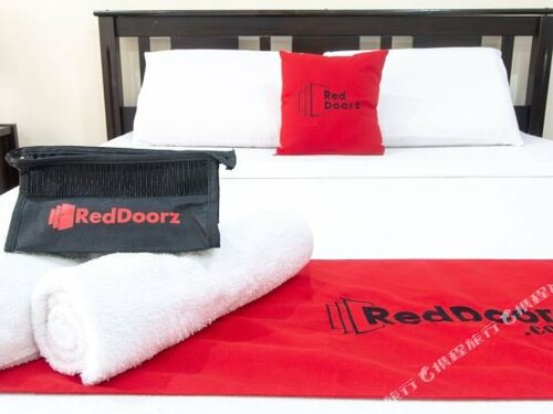 Гостиница RedDoorz near SM Manila в Маниле