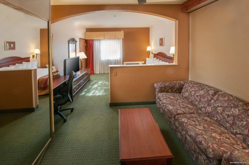 Фото Best Western Alamo Suites