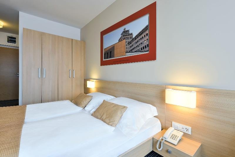 Фото Ahotel Hotel Ljubljana