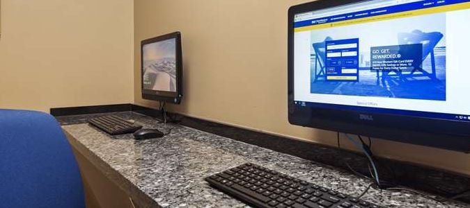 Фото Ramada Plaza by Wyndham Virginia Beach