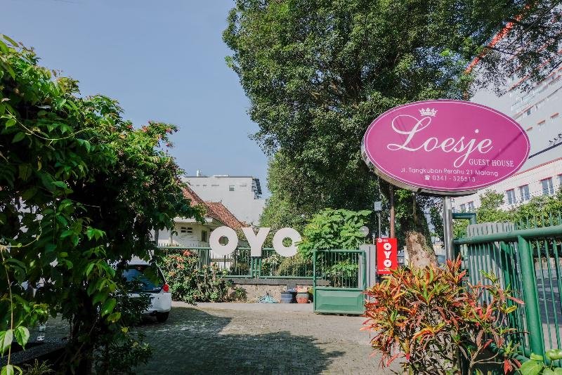 Фото Oyo 353 Loesje Guest House Syariah