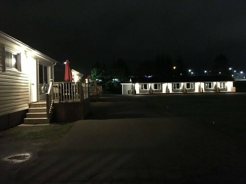 Гостиница Royalty Maples Motel & Cottages в Шарлоттауне