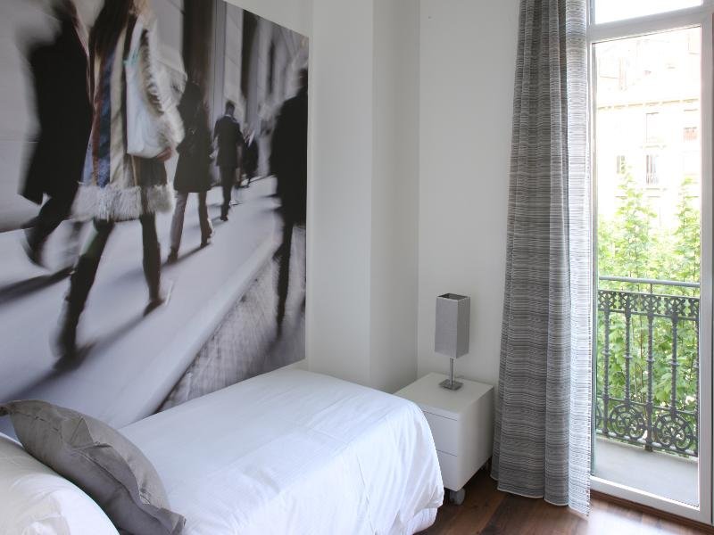 Фото Mh Apartments Suites