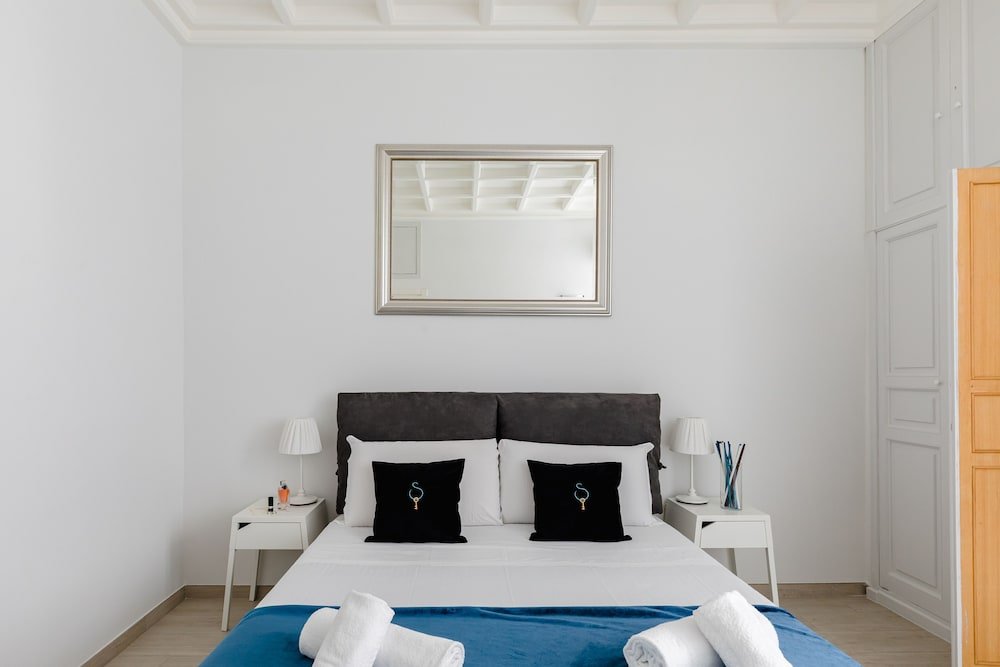 Фото A World Aparts - 61 Margutta