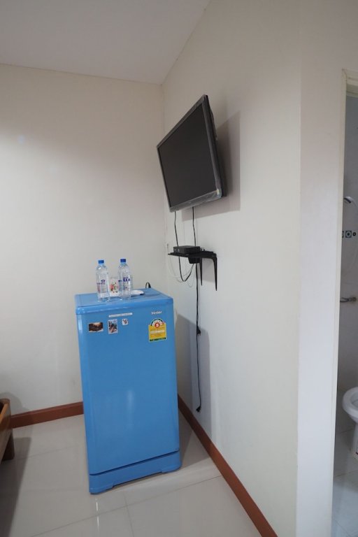 Фото Sorn Waree Apartment