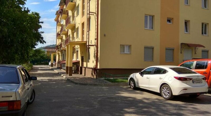 Жильё посуточно Apartments Domovik Pidoprugoru в Мукачеве