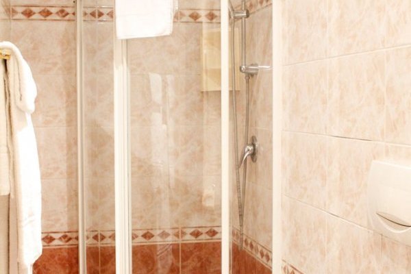 Фото The Cross Hotel