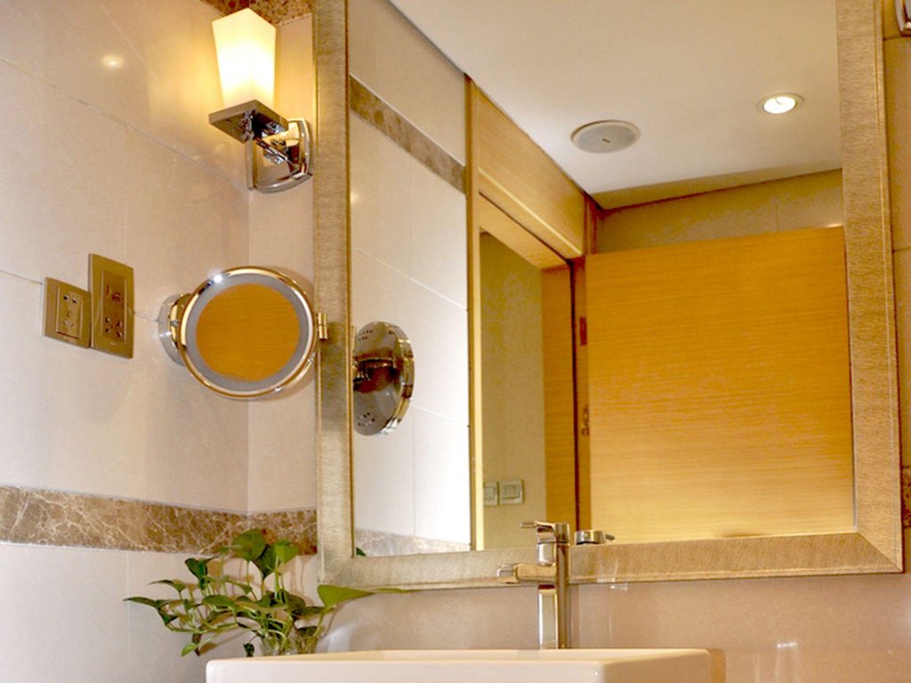 Фото Regal Plaza Hotel & Residence