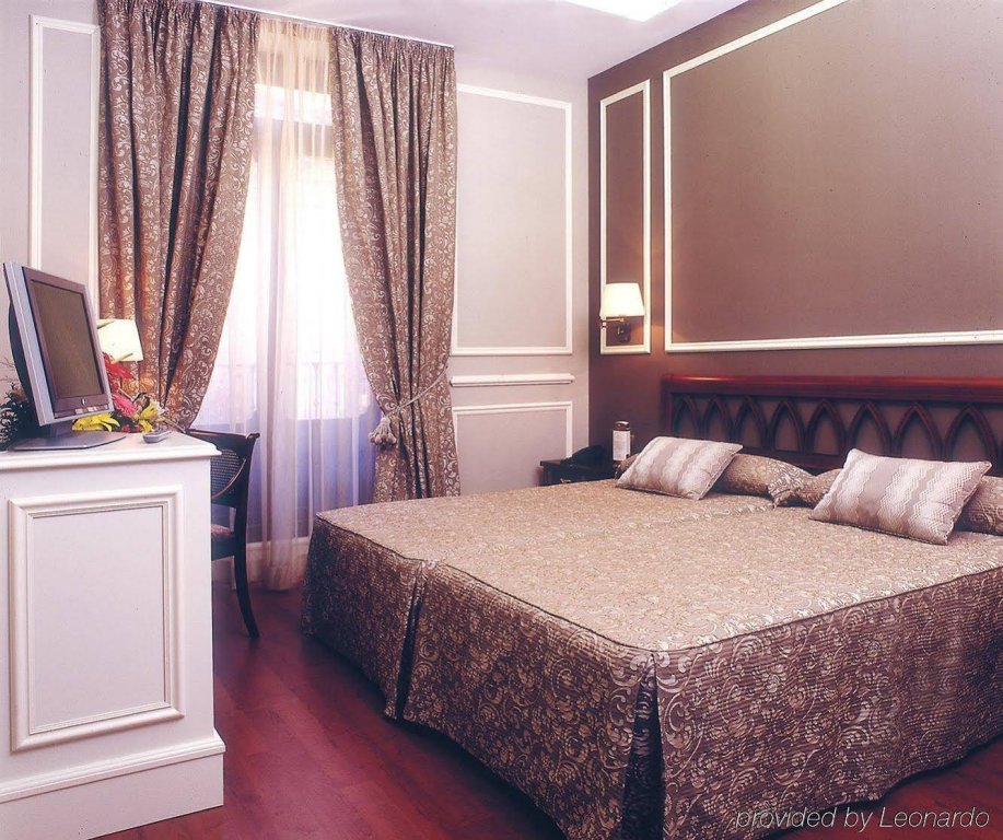 Фото Catalonia Las Cortes