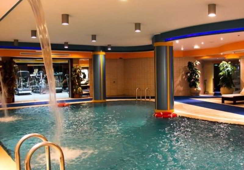 Фото Days Inn by Wyndham Hotel Suites Amman