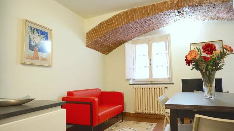 Гостиница Pieros'apartment в Лукке