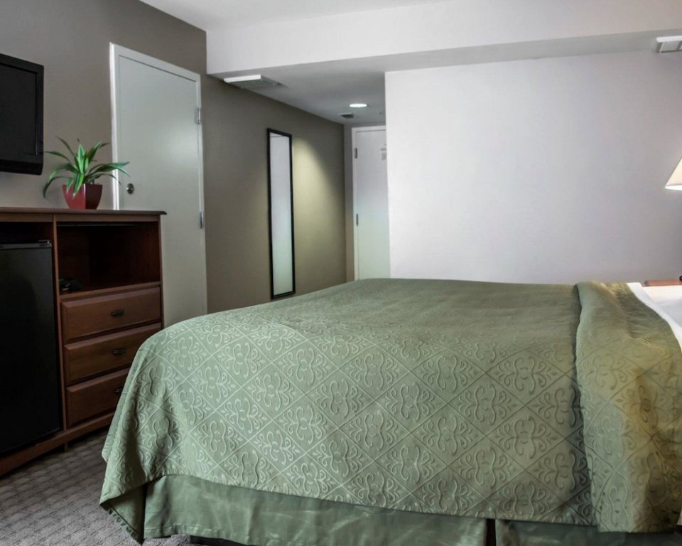 Фото Quality Inn & Suites Near Fairgrounds Ybor City