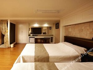 Гостиница Palace Tourist Hotel