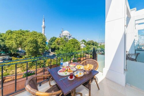 Гостиница Hotel Beyaz Saray в Фатихе