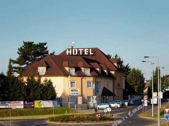 Гостиница Hotel Tulipan Pruhonice