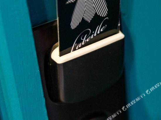 Фото L'Abeille Boutique Apartments