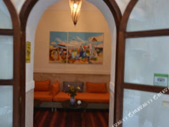 Фото Riad White Flowers