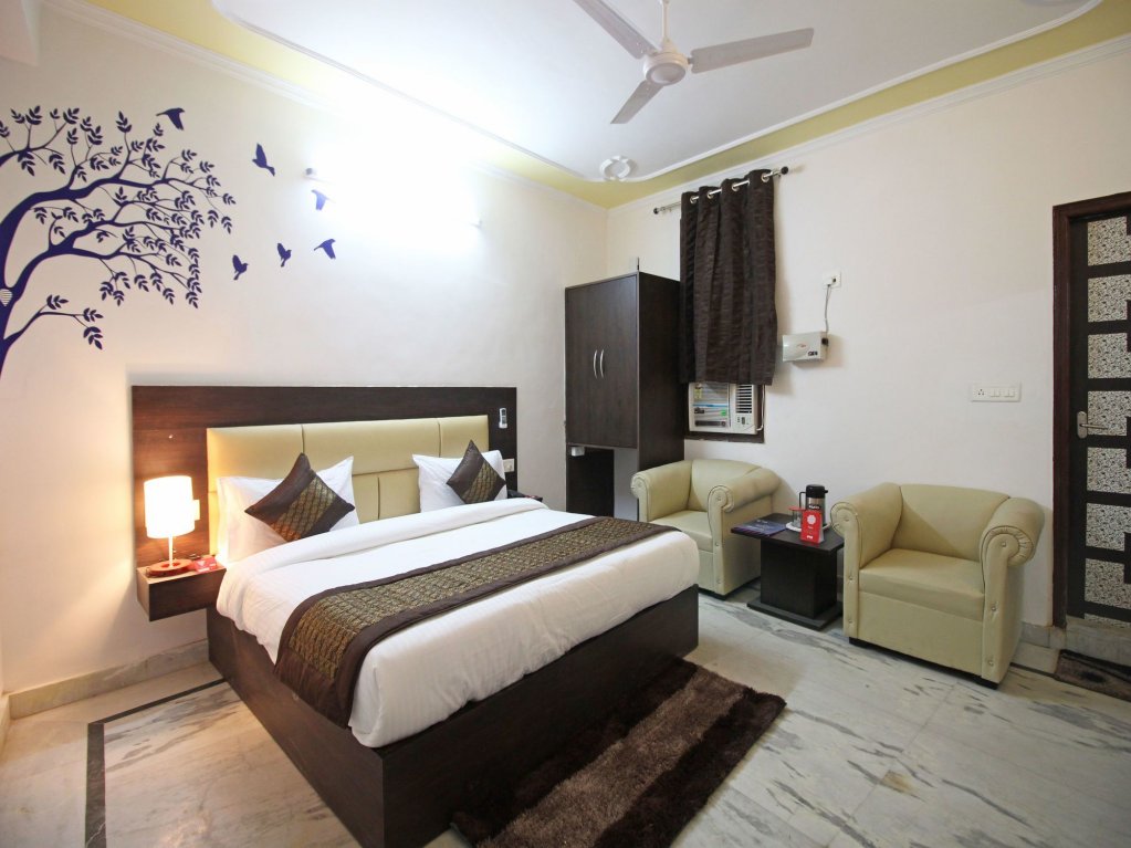 Фото Oyo Flagship 5179 Hotel Noida Saffron