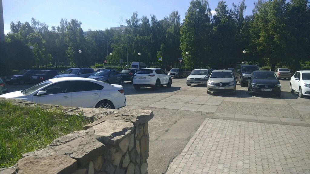 موقف السيارات Автомобильная парковка Триал-Спорт ، نابريجني تشيلني، صورة