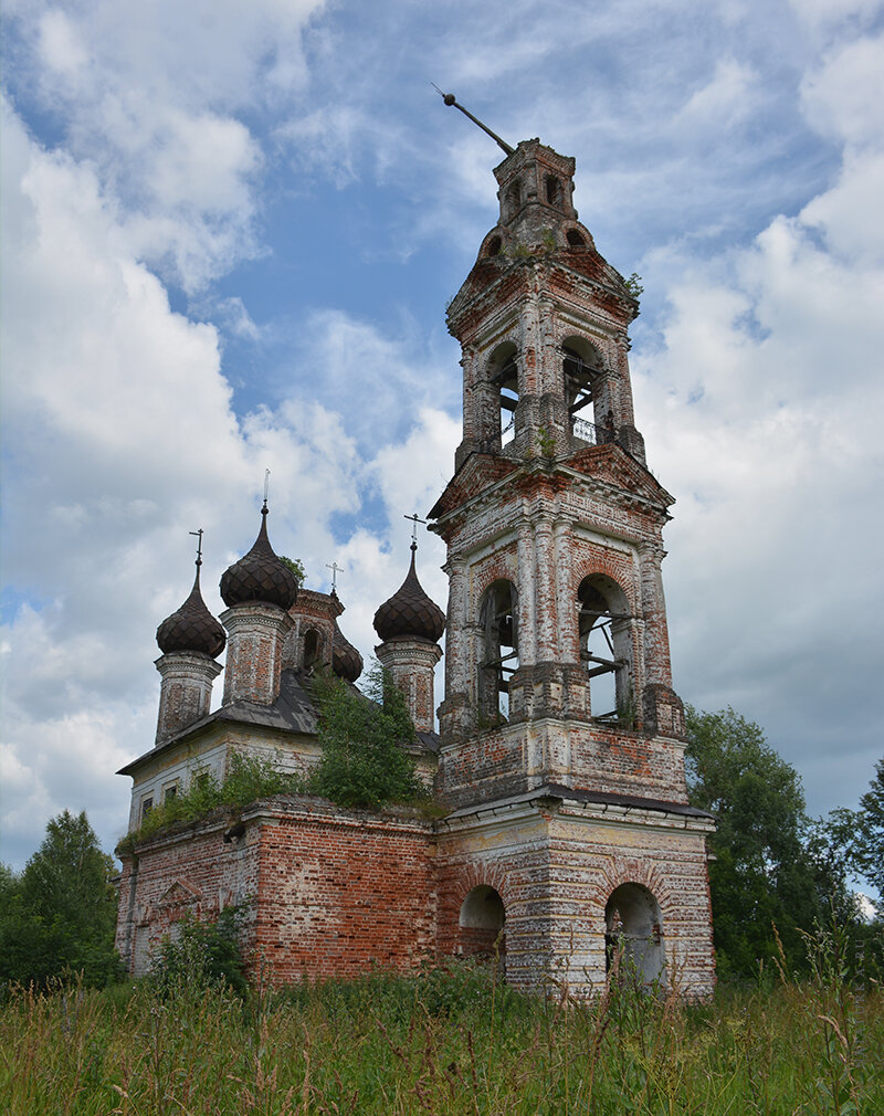 كنيسة أرثوذكسية Blagovescheniya Presvyatoy Bogoroditsy v Uloshpani Church ، مقاطعة كوستروما، صورة