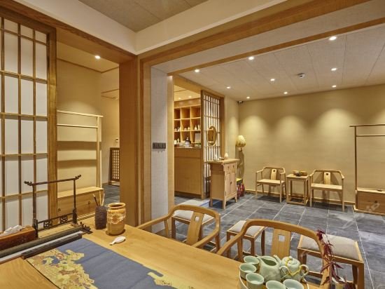 Фото Best Wishes West Lake lnn