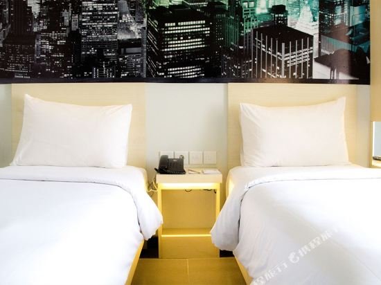 Фото Cleo Walikota Surabaya