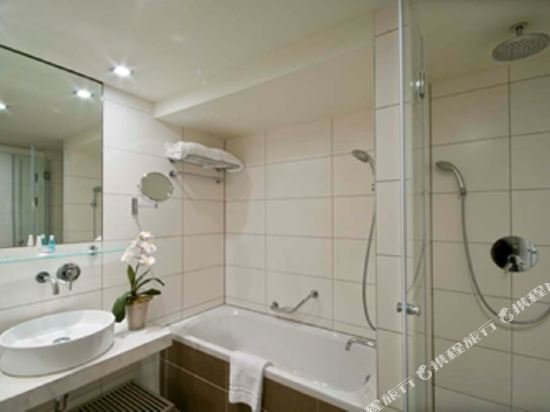 Фото B-aparthotel Montgomery