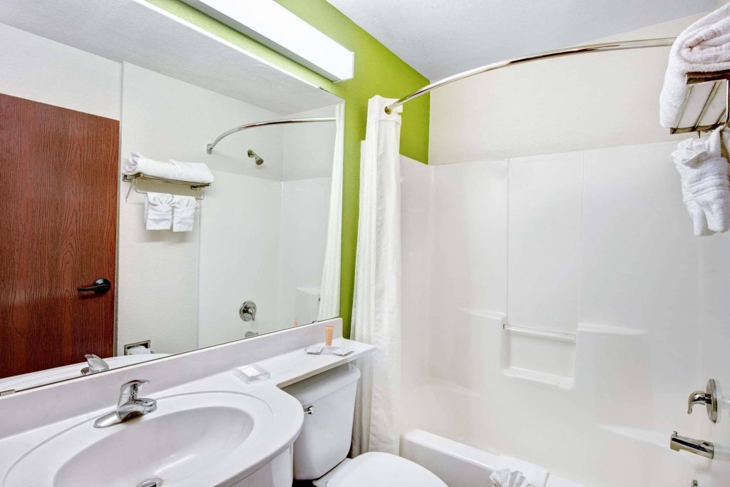 Фото Super 8 by Wyndham San Antonio Airport North