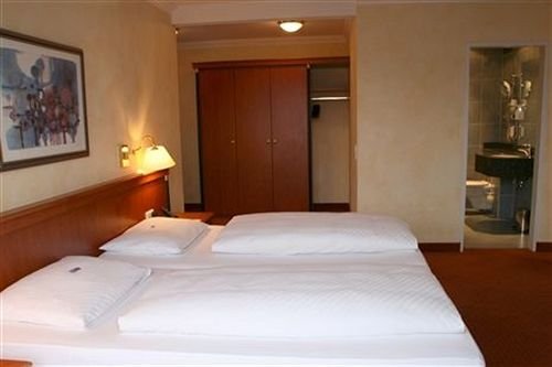 Фото Hotel Quellenhof