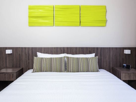 Фото Ibis Styles The Entrance