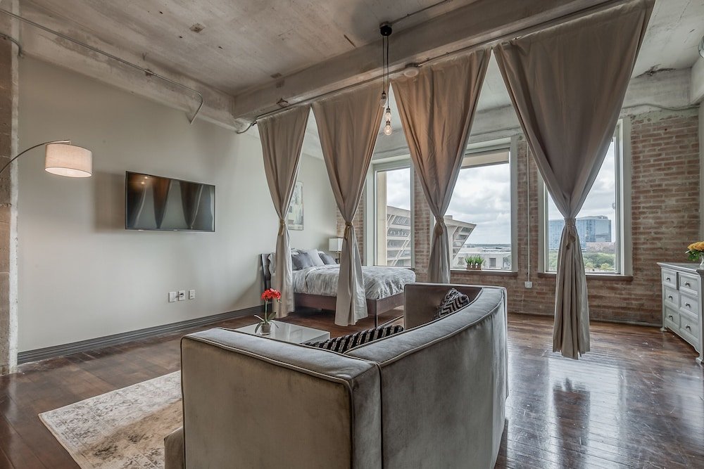 Фото Luxury Downtown Dallas Stay by Amyfinehouse