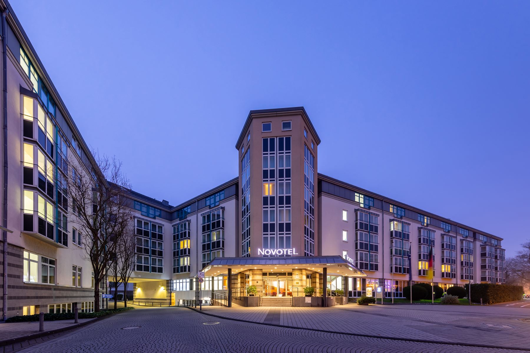 Фото отеля 1