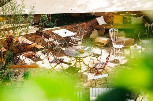 Фото  Multitude Hostel