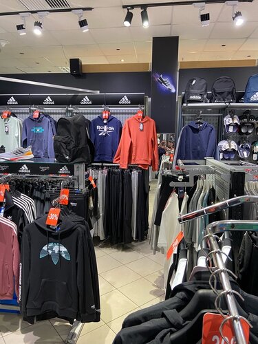 Adidas direct hotsell factory outlet