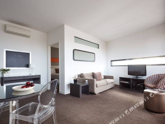 Фото  Dandenong Central Apartment