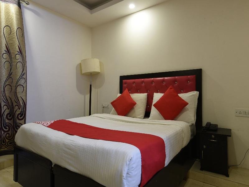 Фото Oyo 16970 Hotel Mahal