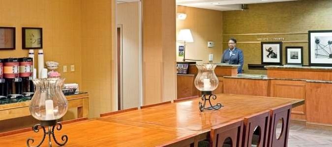 Фото Hampton Inn Boston - Logan Airport