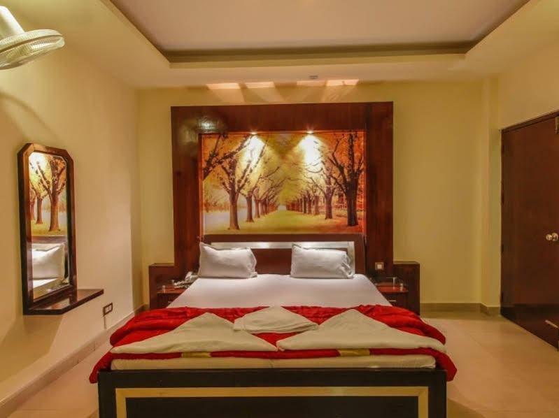 Фото Hotel Rajpur Heights