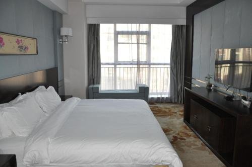 Фото Joyful Rose International Hotel