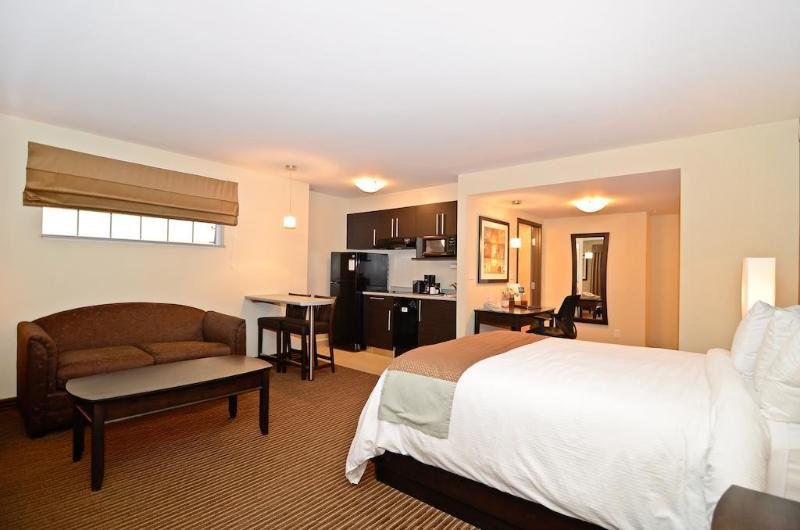 Фото Mainstay Suites Winnipeg