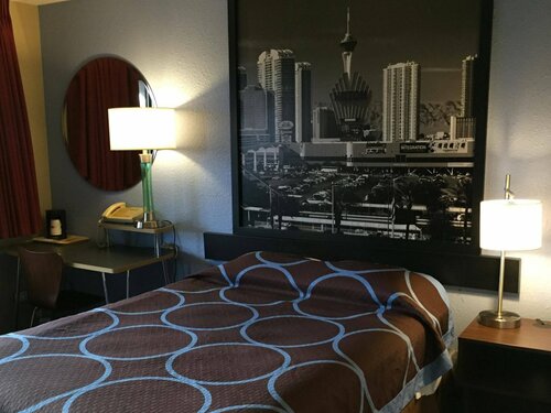 Гостиница Super 8 by Wyndham Las Vegas Nellis Afb Area в Норт-Лас-Вегасе