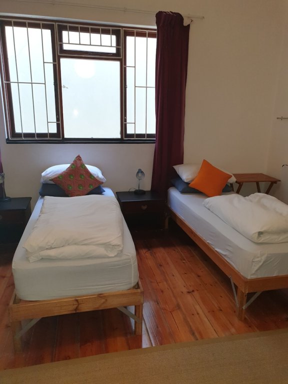 Фото Zebra Crossing Backpackers