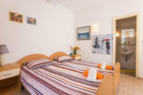 Жильё посуточно Apartments And Room Astrid в Дубровнике