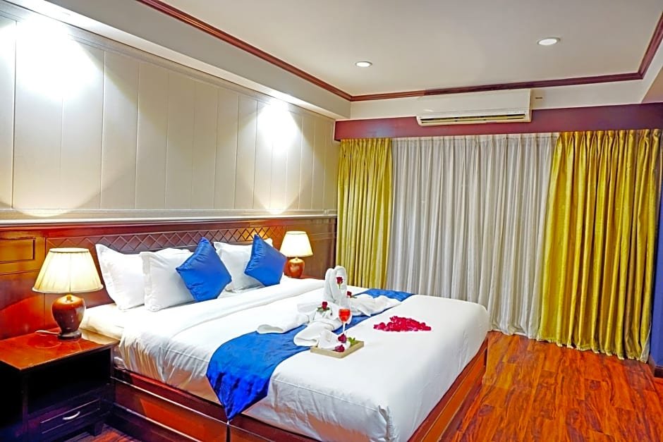 Фото Miloft Sathorn Hotel