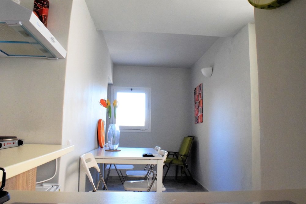 Фото Home Plus Psirri Apartment