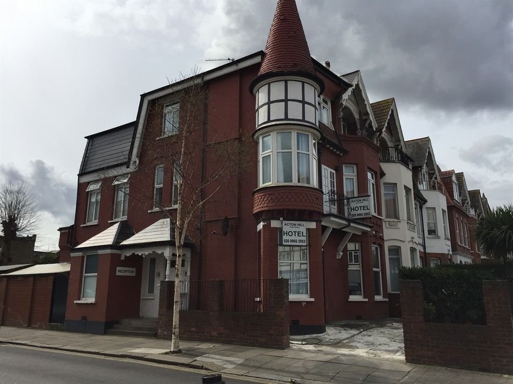 Фото Oyo TamTam Acton Hotel