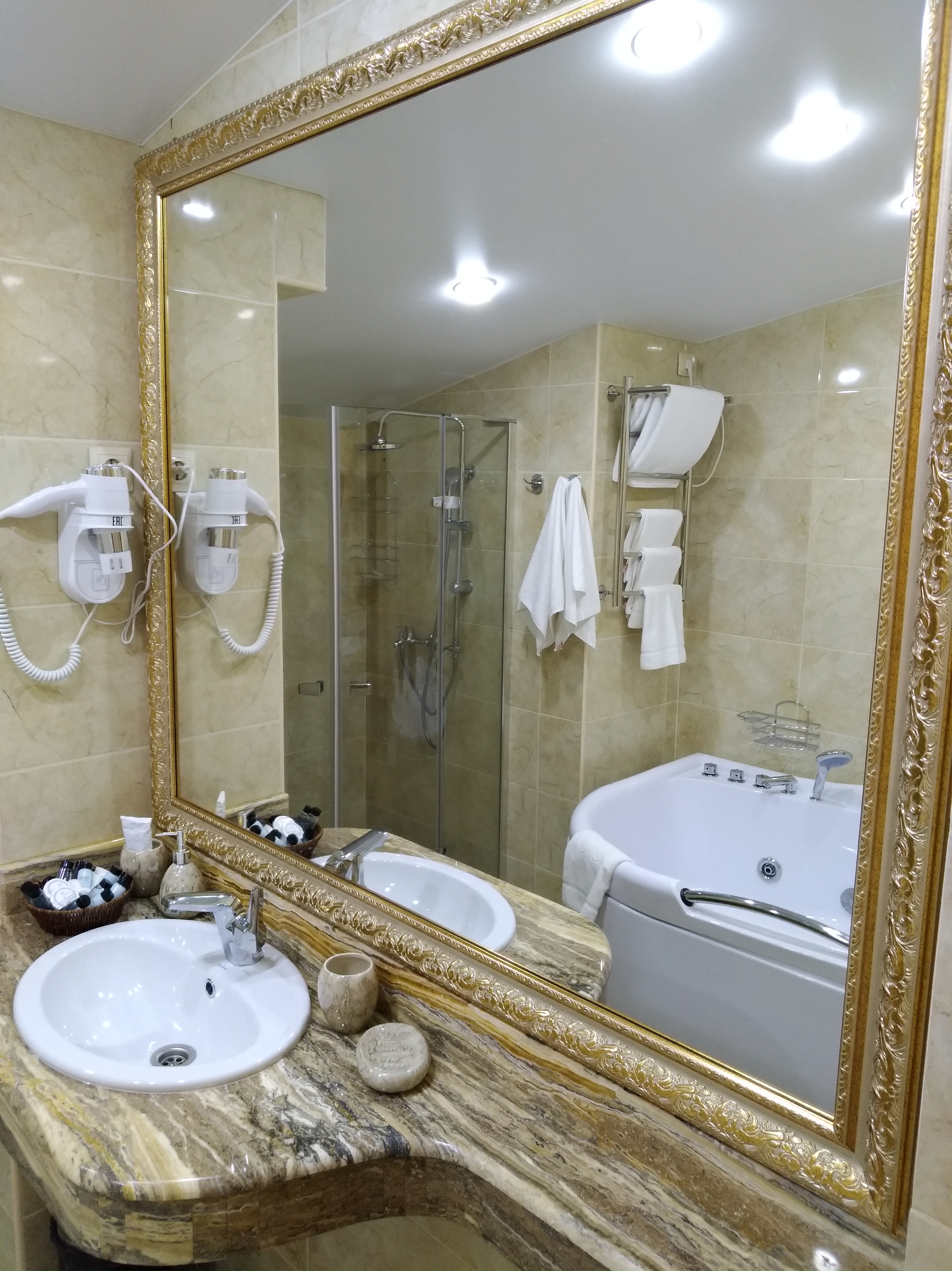 Фото Garuda Boutique Hotel